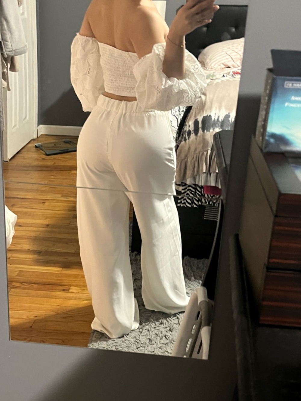 Wide-Leg White Palazzo Pants — High-Rise Flowing Silhouette - Picture 7 of 7